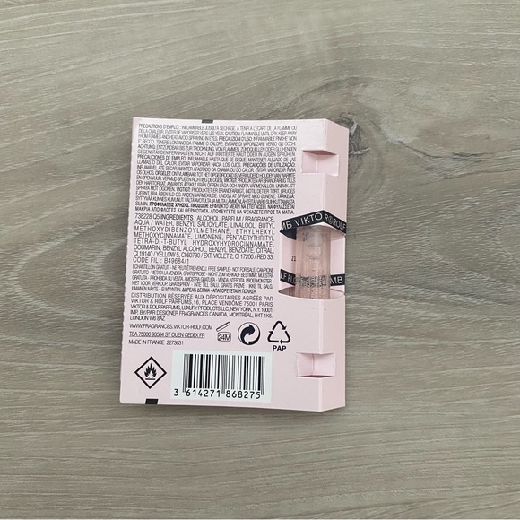 Viktor & Rolf Flowerbomb Perfume Sample - Picture 2 of 2